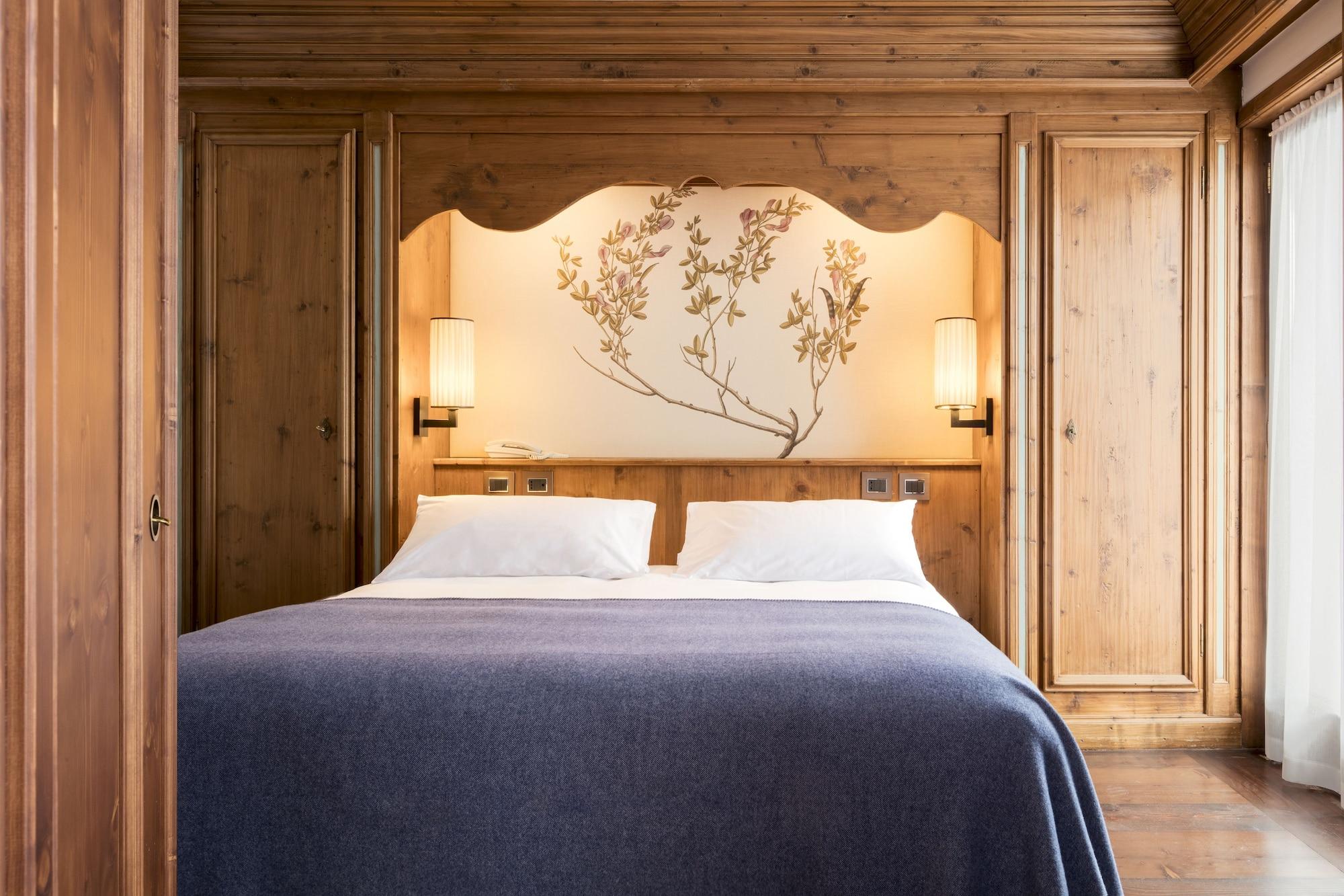 Faloria Mountain Spa Resort Cortina d'Ampezzo Exterior photo