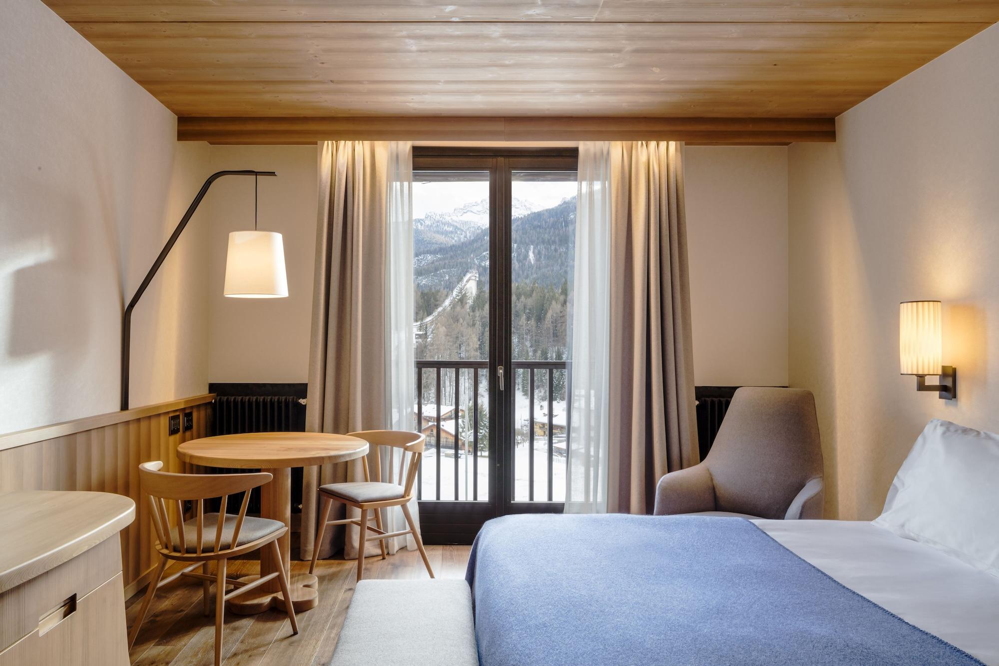 Faloria Mountain Spa Resort Cortina d'Ampezzo Exterior photo